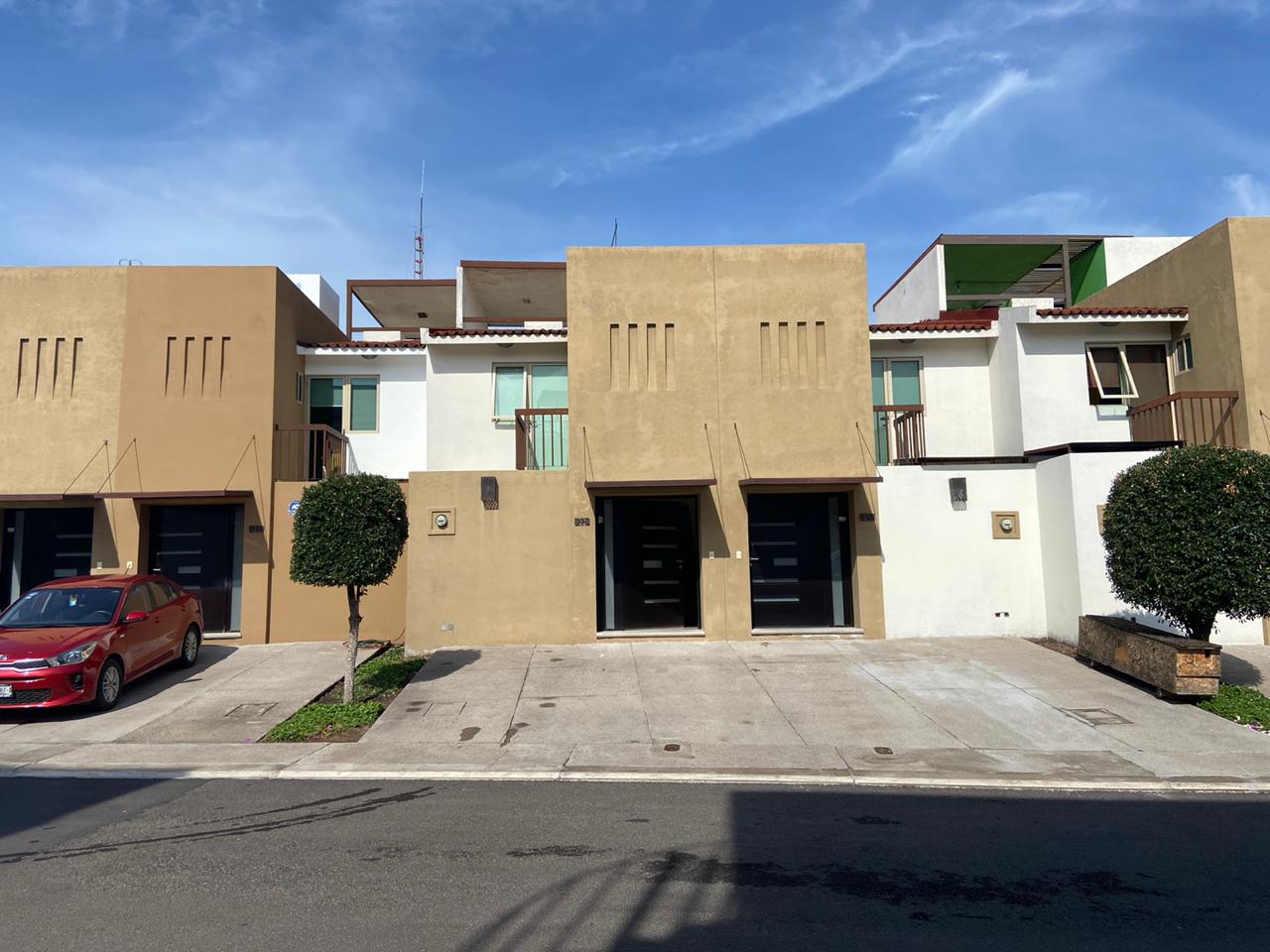 Renta de Casa Amueblada en Candiles